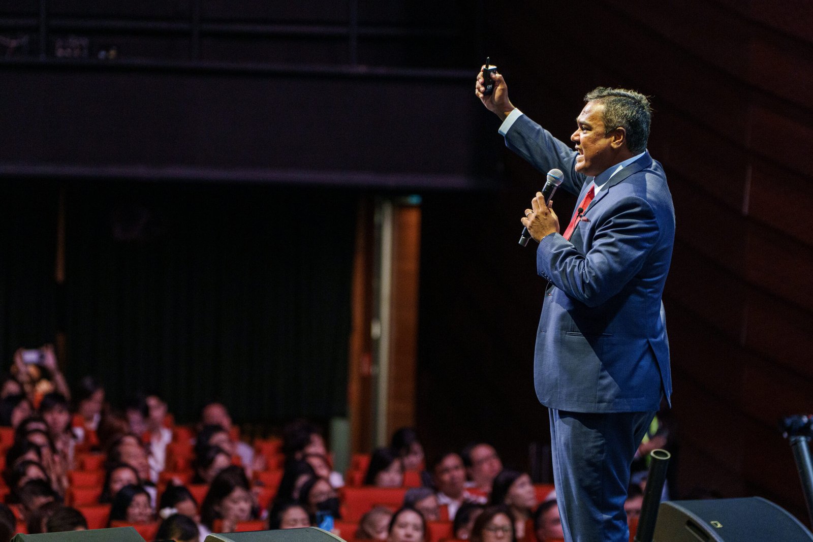 Best AI Keynote Speaker for Events