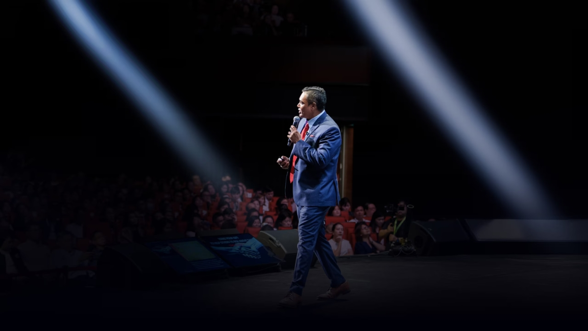 best-ai-keynote-speaker-trainer-in singapore-dr jerome-joseph