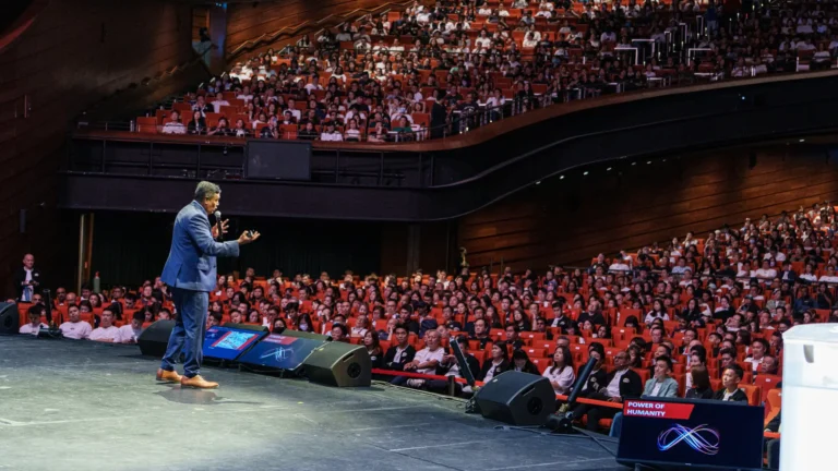 ai-keynote-speaker-in-singapore